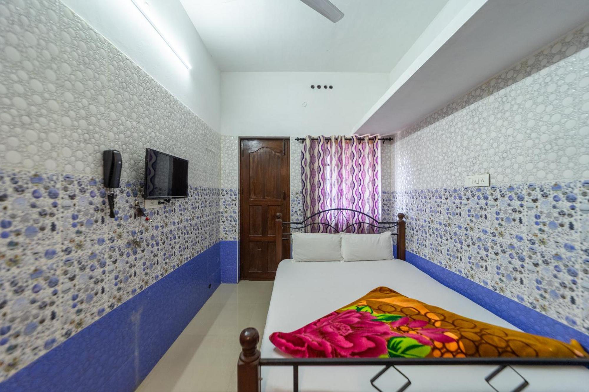 Sri Nandha Luxury Comforts Vālpārai Exterior foto